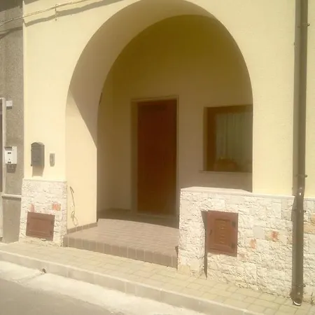 La Casa Gialla *